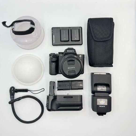 Sony Alpha A7II Mirrorless Camera 28-70mm Lens + Battery Grip + 4 Batt + Flash - Picture 1 of 16